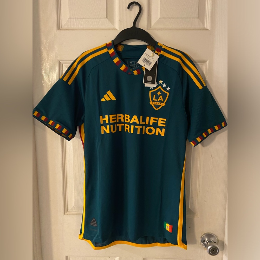 NWT LA Galaxy men’s soccer league jersey size medium